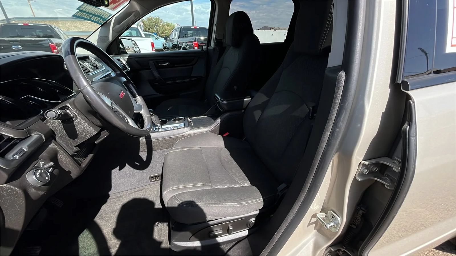 Used 2014 GMC Acadia SLE FWD image 10