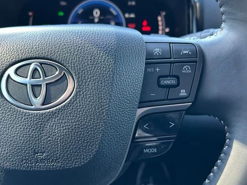 Certified 2025 Toyota Camry SE image 19