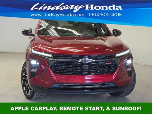 Used 2024 Chevrolet Trax RS w/ Sunroof Package image 2