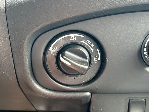 Used 2023 Nissan Frontier SV w/ Technology Package AWD/4WD image 24