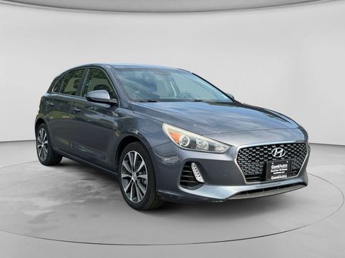 Used 2019 Hyundai Elantra GT FWD image 12