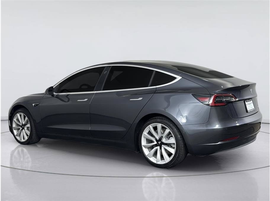 Used 2018 Tesla Model 3 Long Range RWD image 2