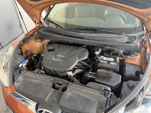 Used 2012 Hyundai Veloster w/ Style Pkg FWD image 17