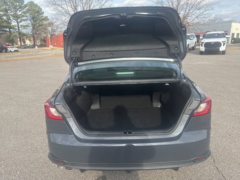 Used 2025 Toyota Camry SE image 17