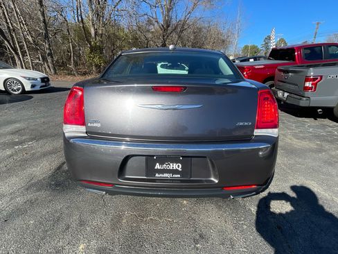 Used 2015 Chrysler 300 Limited image 7