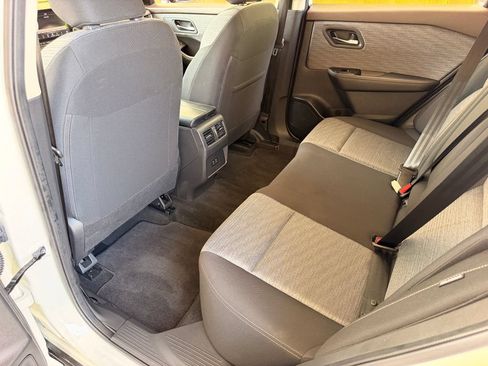 Used 2023 Nissan Rogue SV FWD image 29