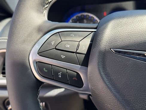 New 2026 Chrysler Pacifica Select FWD image 19