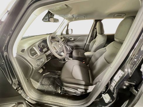 Used 2023 Jeep Renegade Latitude AWD/4WD image 20