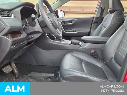 Used 2024 Toyota RAV4 Limited FWD image 5
