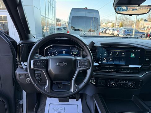 Used 2024 Chevrolet Silverado 2500 ZR2 w/ Technology Package image 63