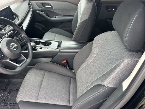 Used 2023 Nissan Rogue SV image 19