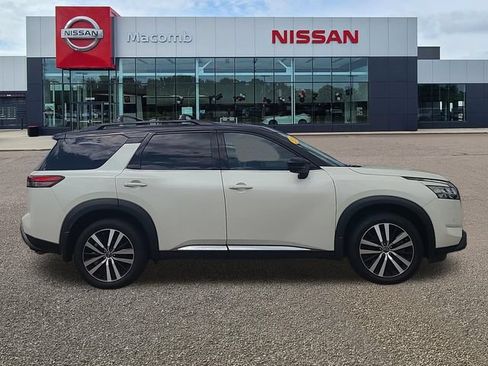 Used 2023 Nissan Pathfinder Platinum AWD/4WD image 8