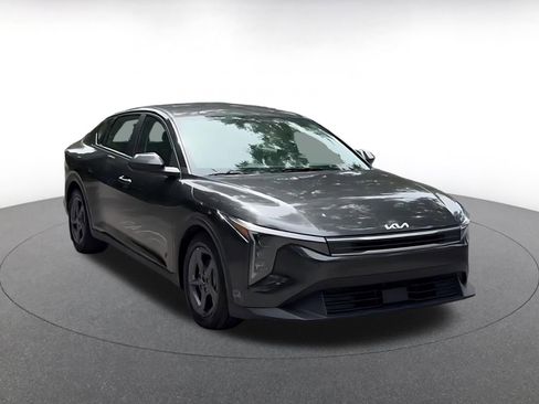 Used 2025 Kia K4 FWD image 3
