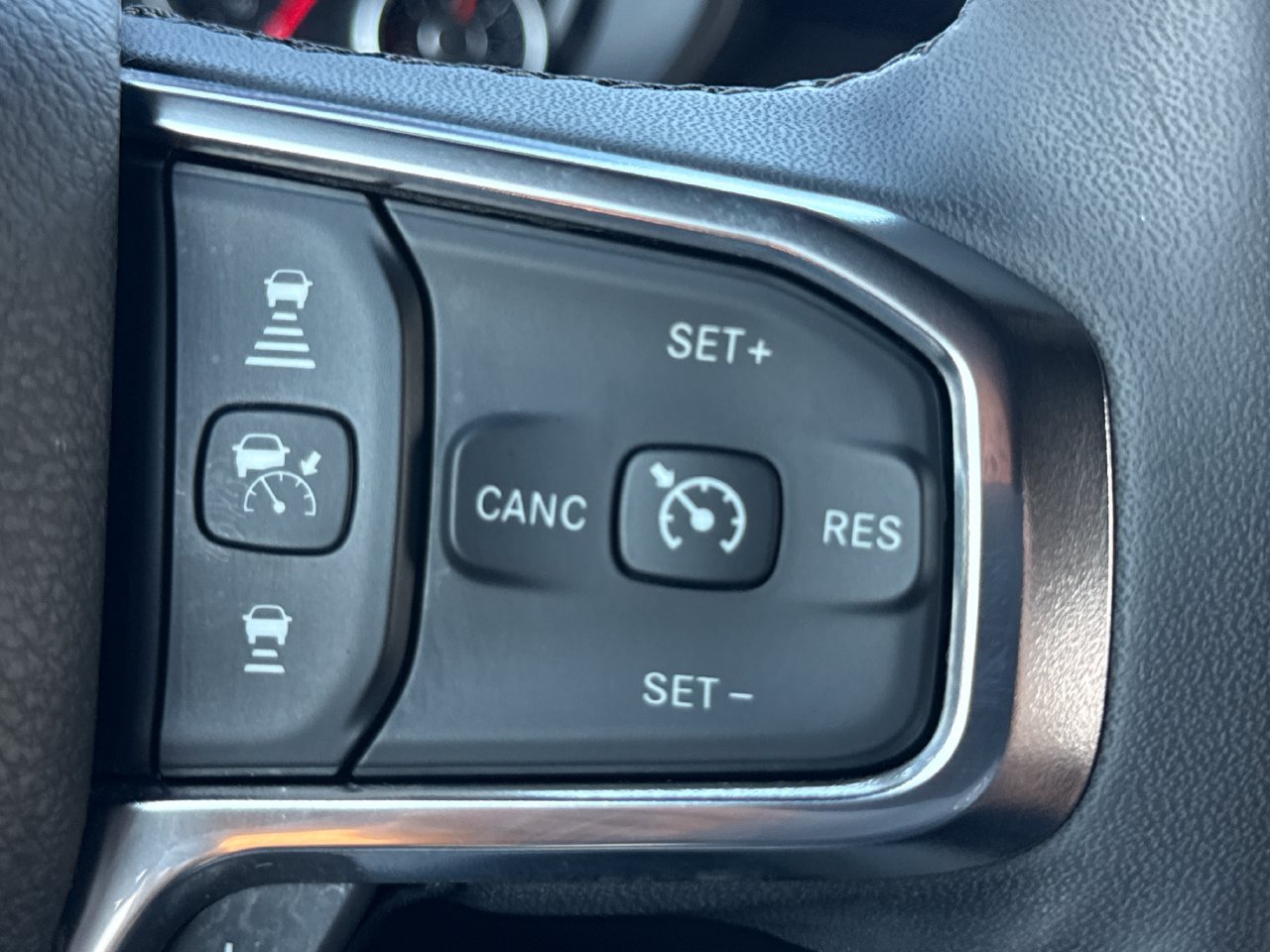 Used 2026 RAM 1500 Laramie AWD/4WD image 28