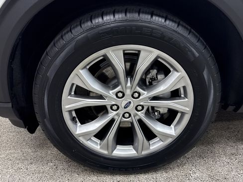 Used 2023 Ford Explorer XLT w/ Equipment Group 202A image 2