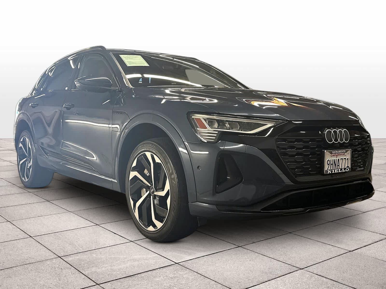 Used 2024 Audi Q8 e-tron Premium Plus w/ Premium Plus Package AWD/4WD image 2