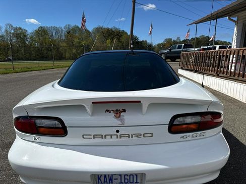 Used 2000 Chevrolet Camaro Z28 w/ SS Performance/Appearance Pkg image 26