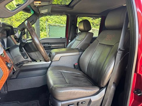 Used 2016 Ford F250 King Ranch w/ King Ranch w/Chrome Package AWD/4WD image 13