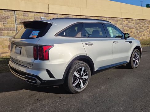 Used 2021 Kia Sorento S image 7