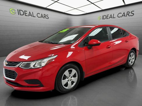 Used 2017 Chevrolet Cruze LS FWD image 1