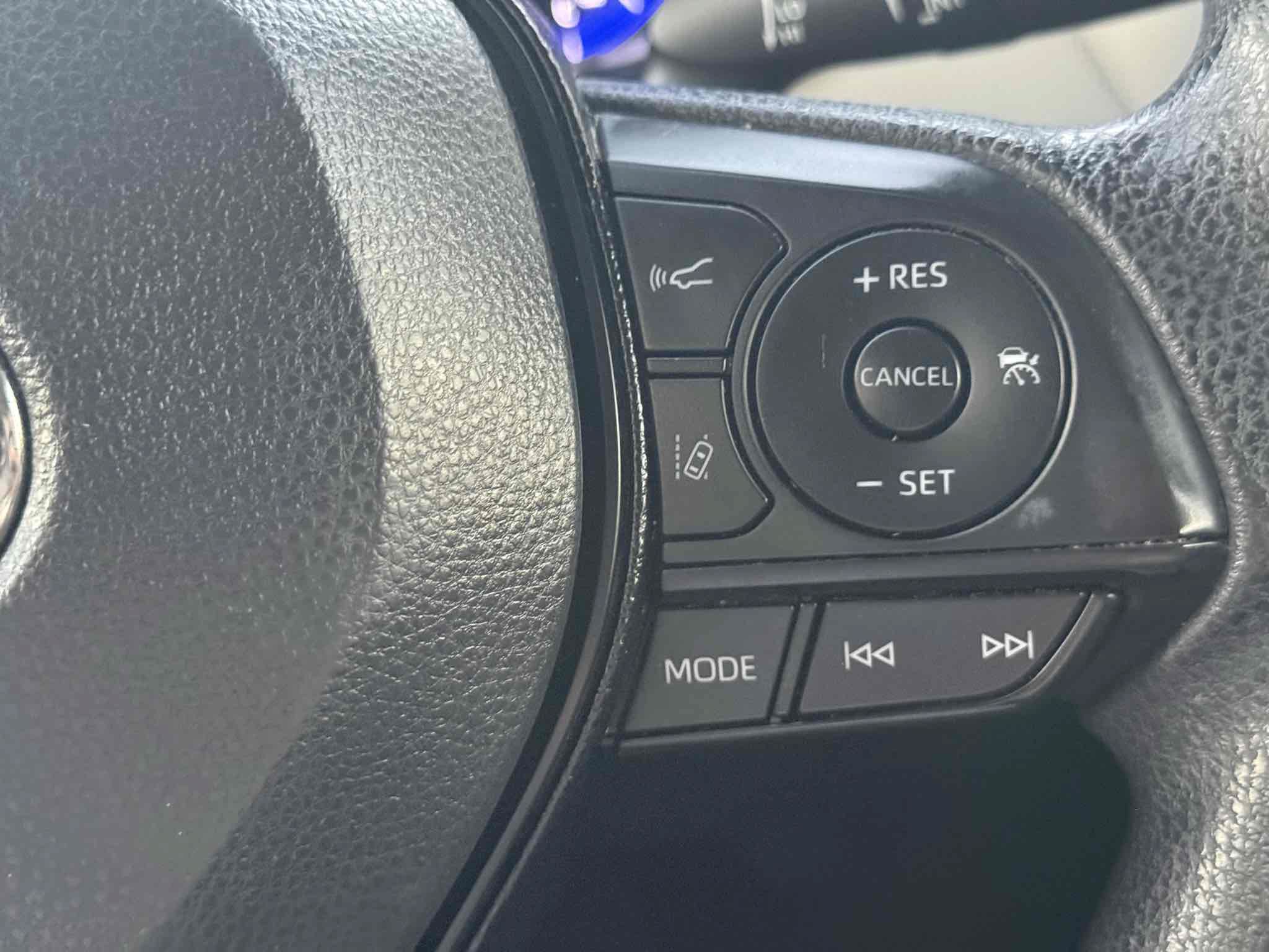 Used 2020 Toyota Corolla LE FWD image 33