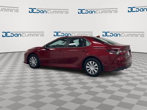Used 2021 Toyota Camry LE FWD image 6