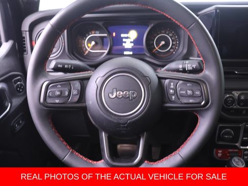 Used 2024 Jeep Gladiator Rubicon w/ Technology Group AWD/4WD image 14