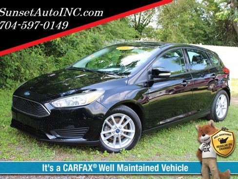 Used 2016 Ford Focus SE image 1
