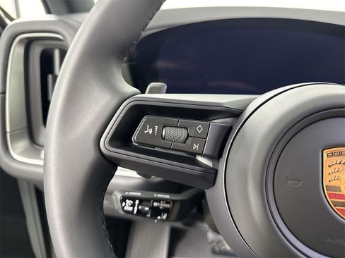 New 2026 Porsche Cayenne image 38