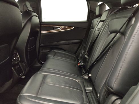 Used 2018 Lincoln MKX Reserve w/ Driver Assistance Package image 18