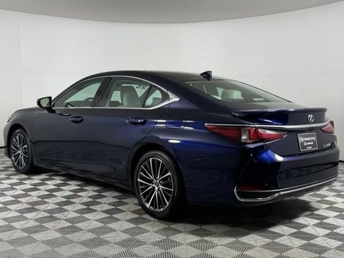 Used 2025 Lexus ES 300h w/ Premium Package FWD image 7