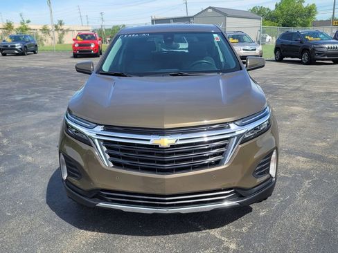 Used 2024 Chevrolet Equinox LT w/ LPO, Floor Liner Package FWD image 4