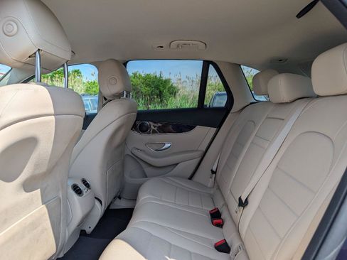 Used 2019 Mercedes-Benz GLC 300 4MATIC image 13