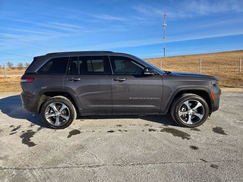 Used 2022 Jeep Grand Cherokee Limited 4xe image 7