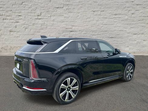 Certified 2025 Cadillac Escalade IQ Luxury 2 w/ LPO, Premium Carpet Package AWD/4WD image 5