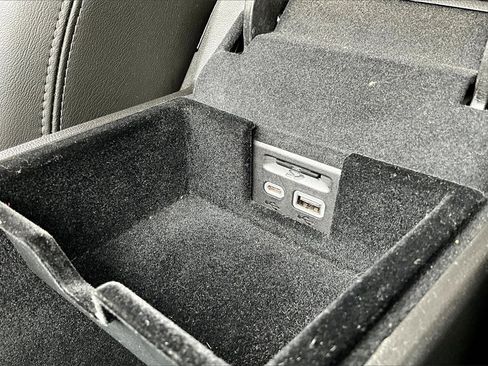 Used 2020 Cadillac XT6 Premium Luxury image 33