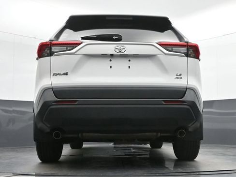 Used 2021 Toyota RAV4 LE w/ Carpet Mat Package (TMS) AWD/4WD image 35