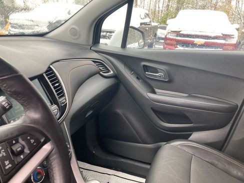 Used 2022 Chevrolet Trax LT w/ Driver Confidence Package image 16