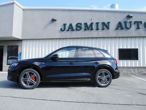 Used 2025 Audi Q5 e Prestige w/ Prestige Package AWD/4WD image 2