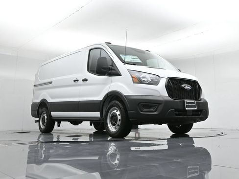 New 2026 Ford Transit 150 Low Roof w/ Load Area Protection Package RWD image 32