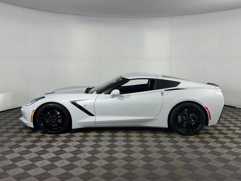 Used 2019 Chevrolet Corvette Stingray Coupe w/ 1LT RWD image 8