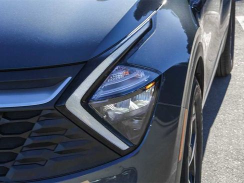 Used 2023 Kia Sportage LX image 7