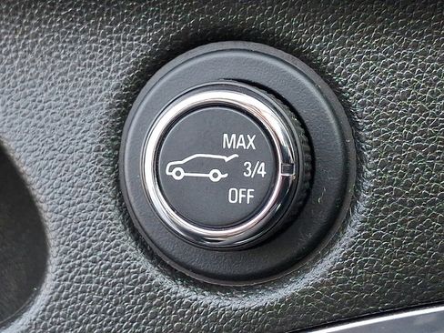 Used 2022 Buick Enclave Essence w/ Sport Touring Edition FWD image 26