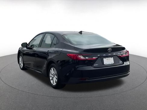 Used 2025 Toyota Camry LE image 10