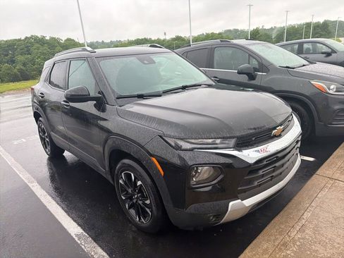 Used 2023 Chevrolet TrailBlazer LT w/ Convenience Package FWD image 4