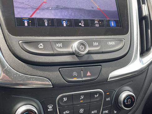 Used 2022 Chevrolet Equinox LT AWD/4WD image 34