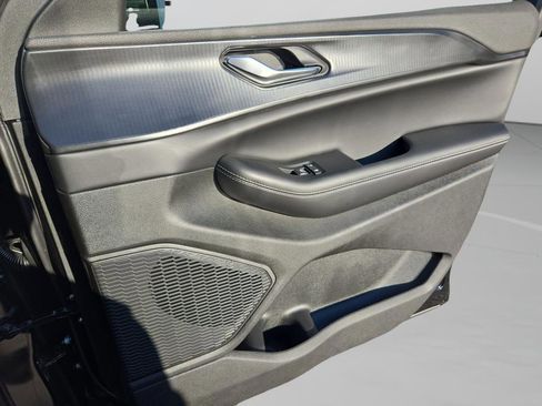 New 2025 Jeep Grand Cherokee Altitude RWD image 31