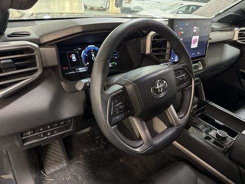 Used 2025 Toyota Sequoia Limited w/ Tow Technology Package AWD/4WD image 9