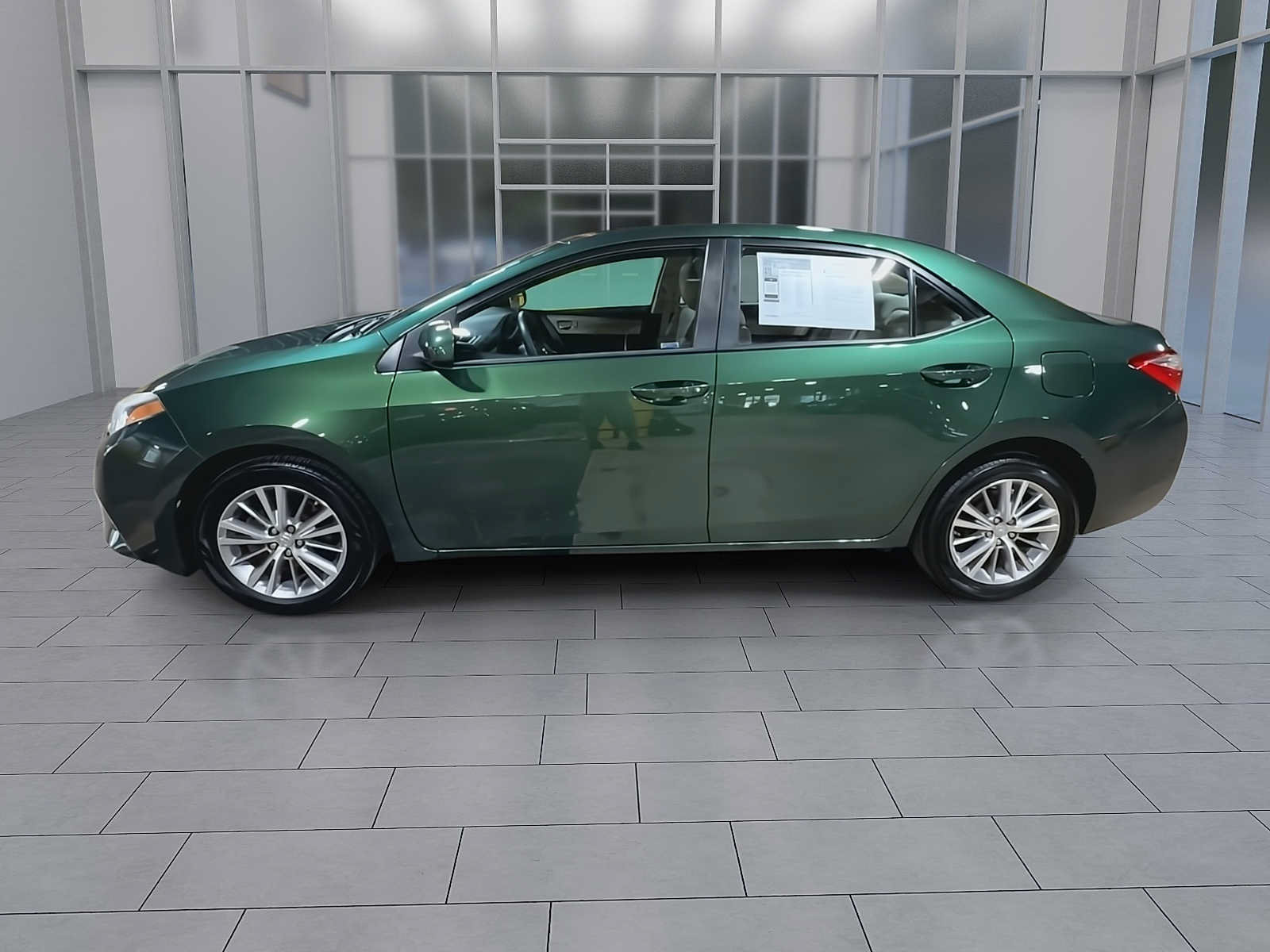 Used 2015 Toyota Corolla LE FWD image 5