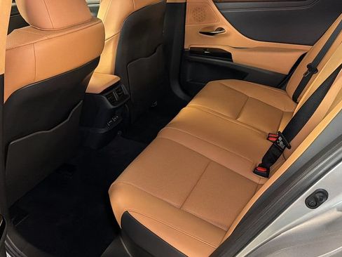 Certified 2025 Lexus ES 300h w/ Premium Package FWD image 14